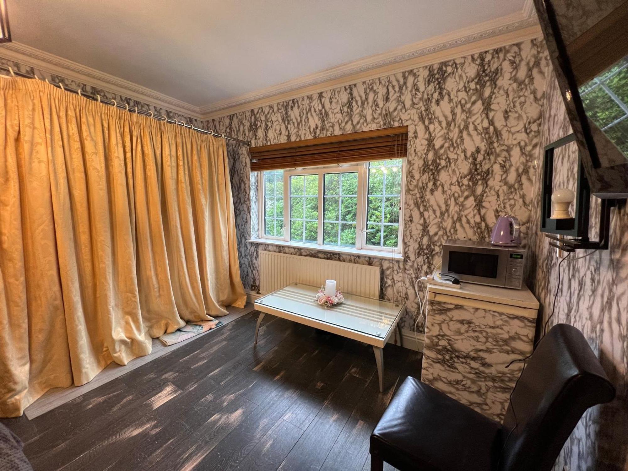 The Caduceus- Residence เชิร์ทซีย์ ภายนอก รูปภาพ